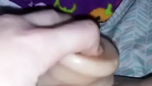 Kocası uzaktayken, karısı oynayacak.