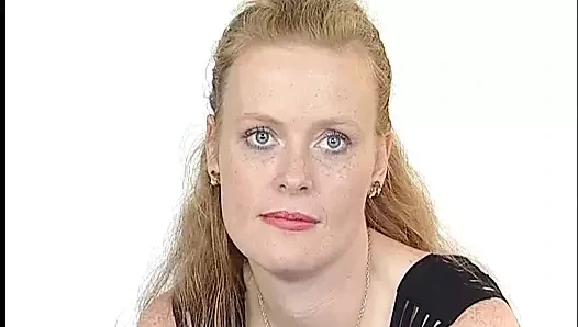 Siyah yapay penis içinde eylem derin ve ıslak içinde ona