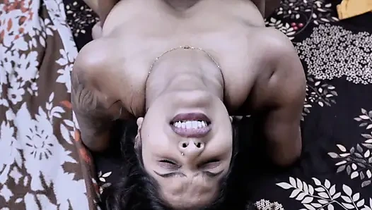 Güzel kayınbiraderi altın erkeklerle seks yapıyor