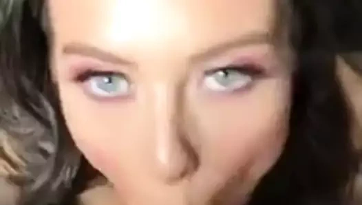 Çarpıcı esmer oral seks ve becerdin içinde kadın iç çamaşırı