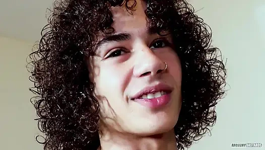 19 yaşında ve açık