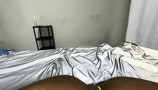 Sevgilimi düşünerek lezzetli bir şekilde fışkırtıyorum