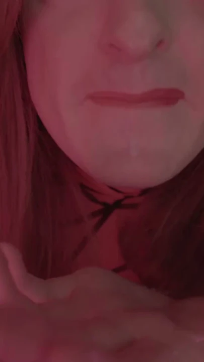 Sissy Gurl kendini okşuyor ve dölünü yalıyor | Bölüm 1