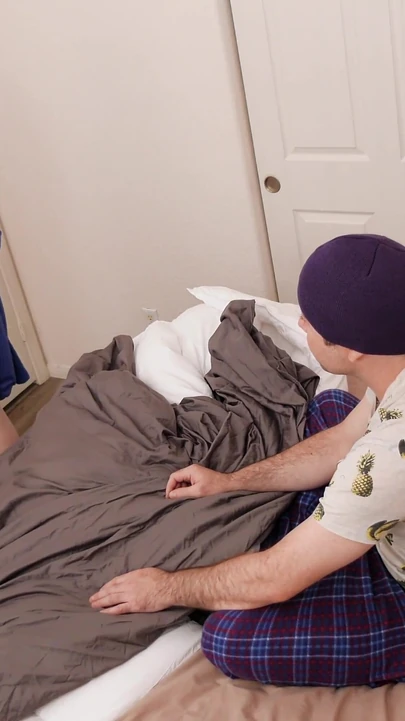 Мощный момент из "Пасынок соблазняет мачеху, чтобы отвлечь ее от его грязной комнаты"