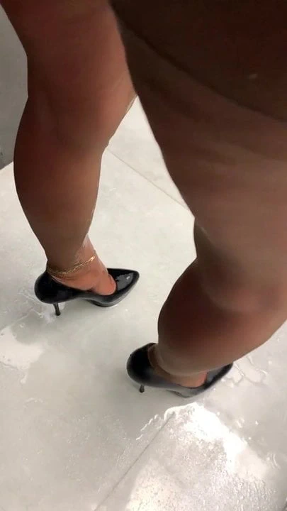 posh MİLF işiyor içinde jartiyer çorap ve topuklu