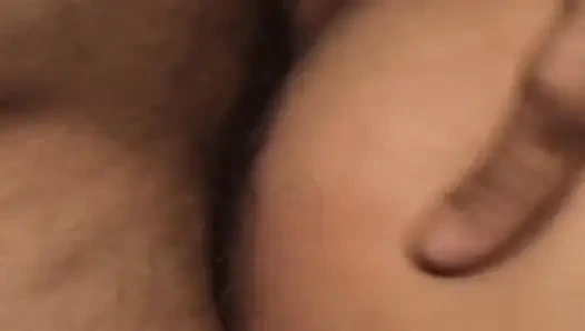 Con los ojos vendados milf goteando semen después de intensos golpes