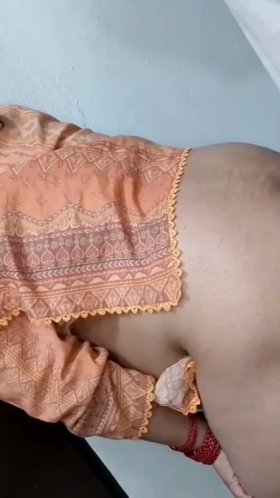 Üvey annemin beni odada görmesine ne oldu bilmiyorum, garip davranmaya başladı - (queenbeautyqb) | Klip 1