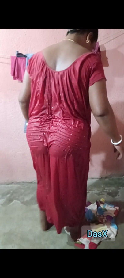 Saree Tek başına düşüyor