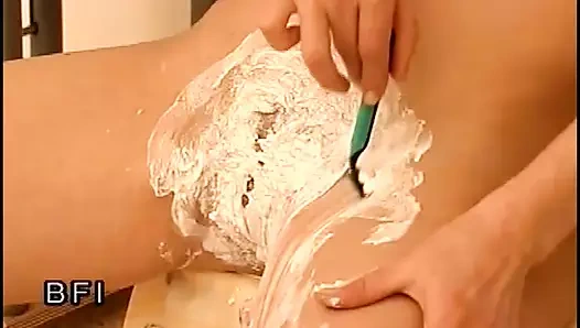 Et flaplarımı tıraş ediyorum.