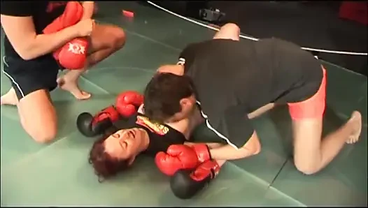 Seksi kıllı amcık götte amcıktaki yarağı seviyor... çifte sikiliyor