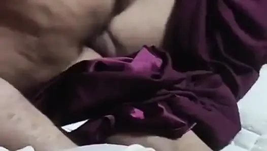 Evli kadın arkadaşıyla eş değiştiriyor gerçek Arap evli kadın arkadaşlarıyla paylaşıyor