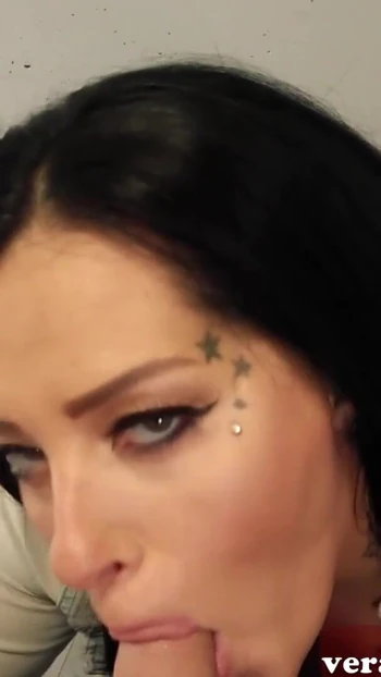 Захватывающий момент из "Настоящее секс-свидание - немецкую милфу-толстушку с большими сиськами сняли"