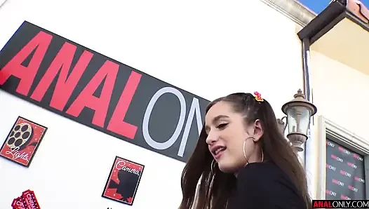 Nadia vazgeçiyor
