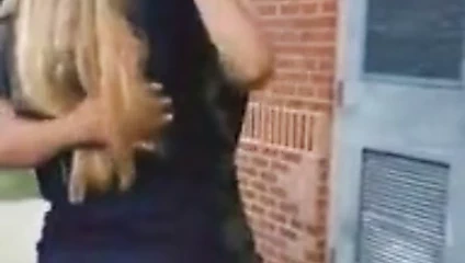 onu daha çok seviyorum