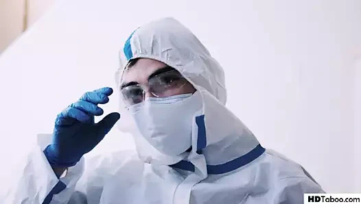 Fışkıran kadının korona virüsü sırasında ilk randevusu