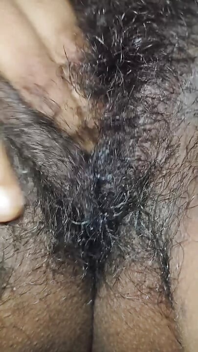 Kız arkadaş ki erkek arkadaşıyla parmaklıyor tam eğlence
