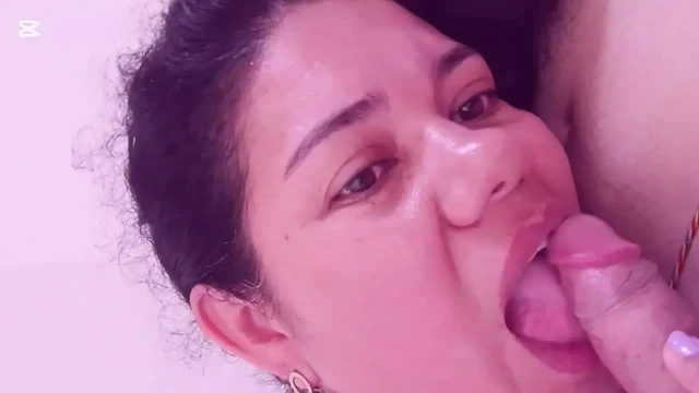 Моя соседка просто хочет пососать