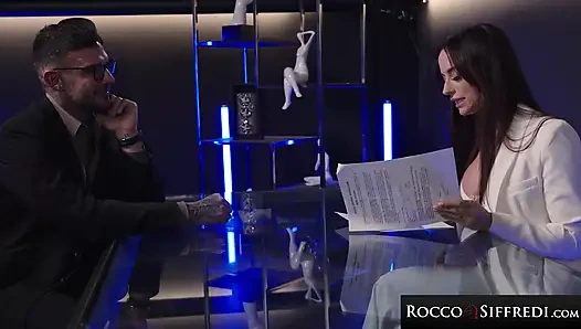 Rocco siffredi - ateşli Audrey Reid büyük bir yarakla mahvedilirken çığlık atıyor