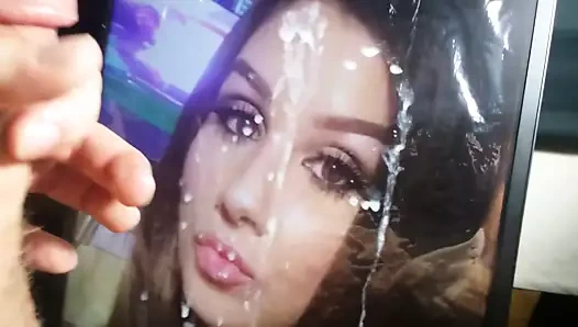 Burada gerçekten ateşli bir kız için haraç