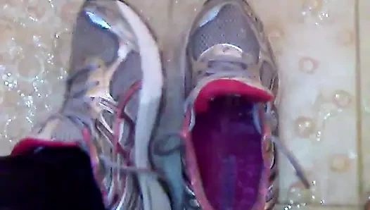 Mrsneakersfun2 karısının asics ıslak