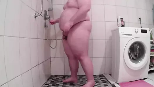 chubby çocuk vardı bir duş ve mastürbasyon kapalı sonra duş