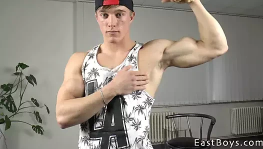 Larry mccormick - esneme - handjob