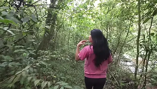 Bölüm bir: Doğayla bağlantı kurmayı, yürümeye gitmeyi ve sikişmeyi seviyorum.. EMMEYI VE ÇOK SÜT ELDE ETMEYI SEVIYORUM