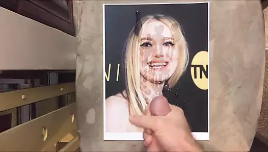 Dakota fanning boşalmak haraç 023