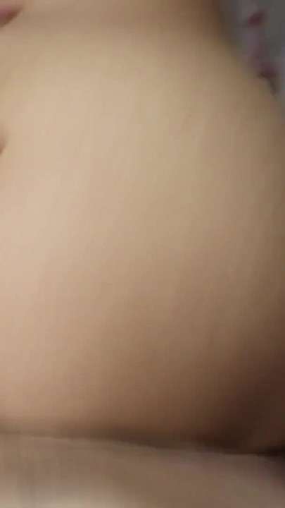 İspanyolca porno - ateşli latin üvey annem odama giriyor ve sikimi emiyor | Klip 2