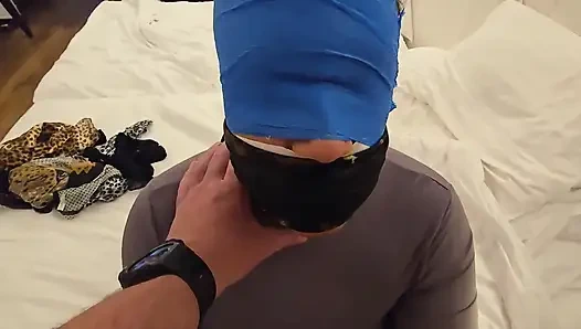 Kocası elbisesine boşalıyor