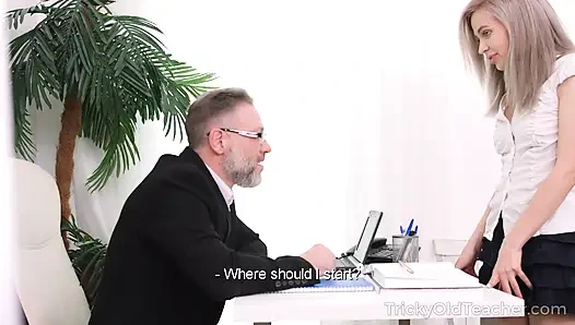 Tatlım zor bir sınavı geçmenin ve aynı anda zevk almanın bir yolunu buluyor