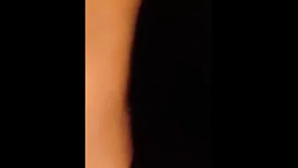 muhteşem bayan masturbing ile eli aşağı onu külot