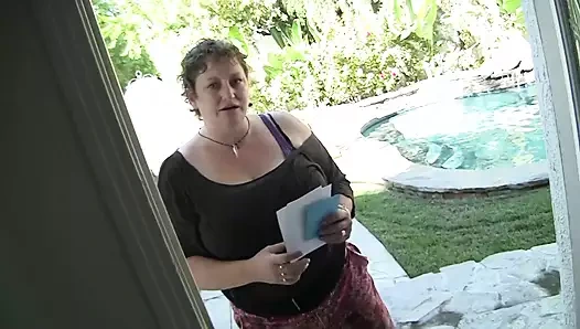 Ateşli genç kız büyük yarakla sikiliyor