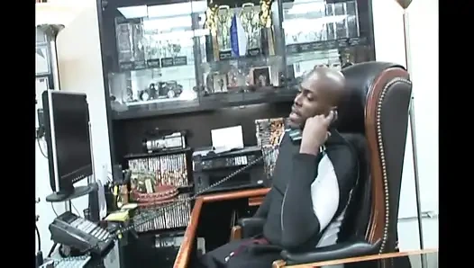 Sürtük üvey annenin siyah anal arzusu!!