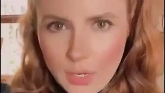 Karen gillan 5ive şarkı söylüyor