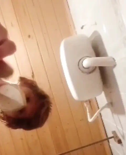 Küçük yarağım boşalıyor