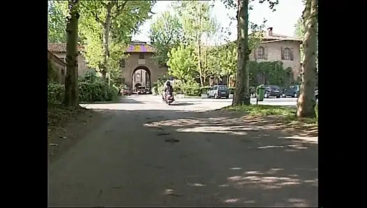 KLIP İTALYAN GÖSTERISI (tam film)