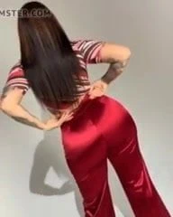 Saten pantolonlu ateşli büyük göt