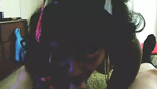 Siyah fahişe üstsüz beyaz horoz berbat.