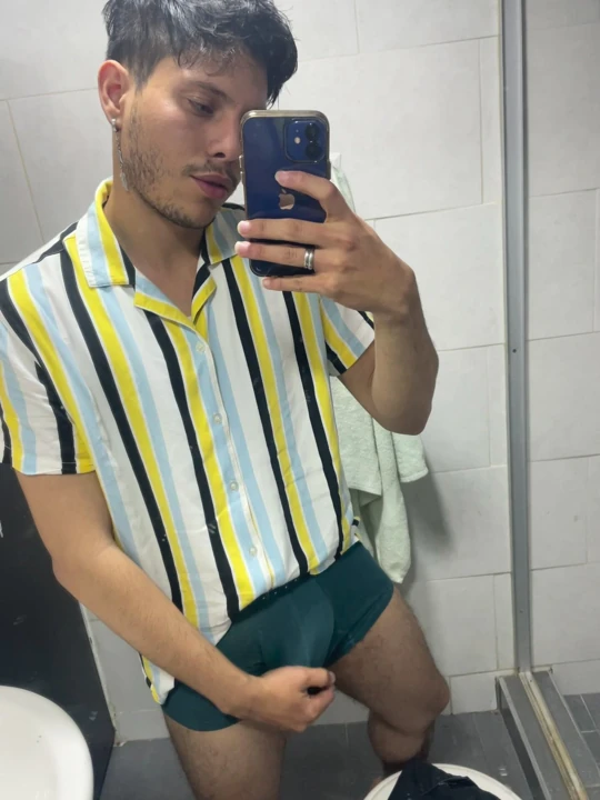Çünkü bugün TBT Perşembe. 
Benimle duş almaya cesaretin var mı?