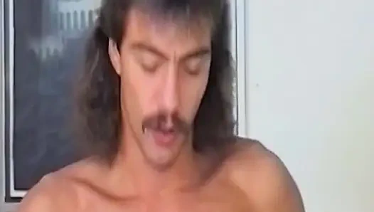 Çoraplı klas Alman sürtükler üçlü sekste yarak yarrak yalıyor