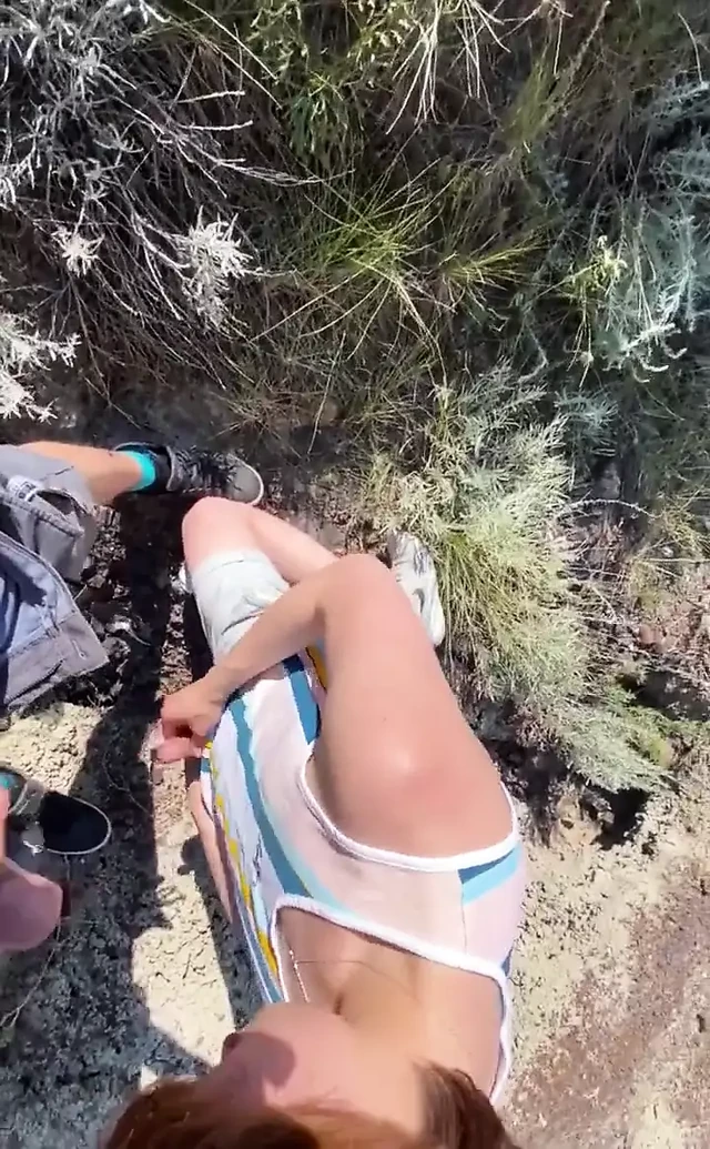 Неотредицированная версия получает отсосали, в походе через памятники яиц Museaum на улице.