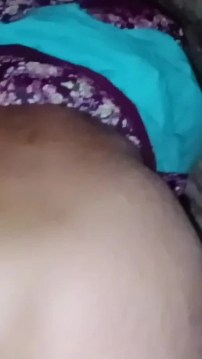 Üvey erkek ve üvey kız kardeşimin seks videosu, üvey erkek kardeşim bir kısrağa yaptı ve amını sikti. | Klip 1