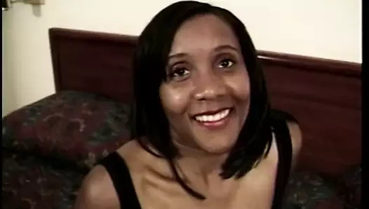 Cheap siyah sürtük içinde bir sıkı siyah elbise gets becerdin