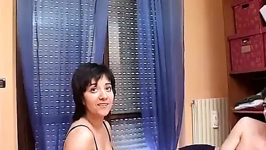 Esmer orta yaşlı seksi kadın ve büyük yarak