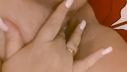 İri güzel kadınım