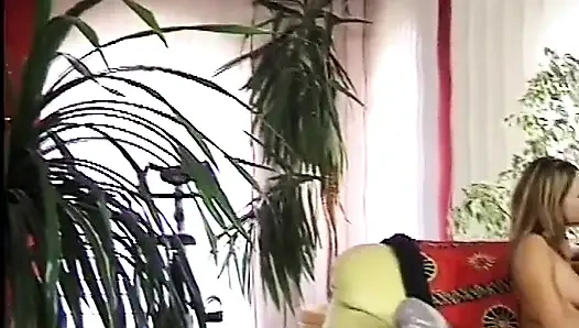 Angelica bella, simony diamond amori facili sahnesinde 05