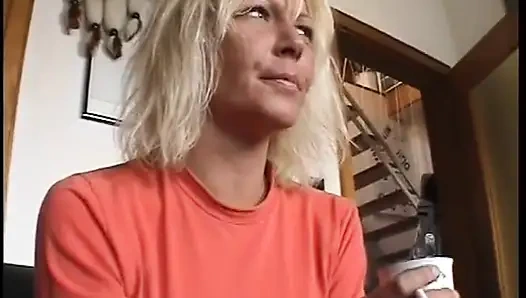 Eve Götürüldü Ve Yüzüne Sarsıldı