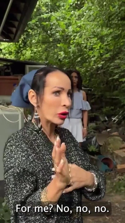 Знаковый момент из "HUNT4K. Охотнику понравился секс на улице с горячей телочкой-брюнеткой