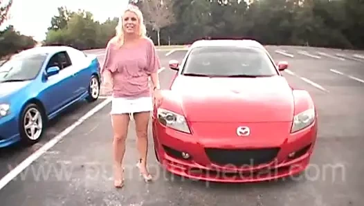 Sarışın, mazda döner motorunu kırmızı çizgiyi geçerek deviriyor